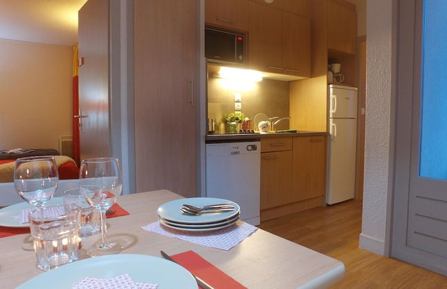 Apartment With Balcony or Terrace - Photo 13