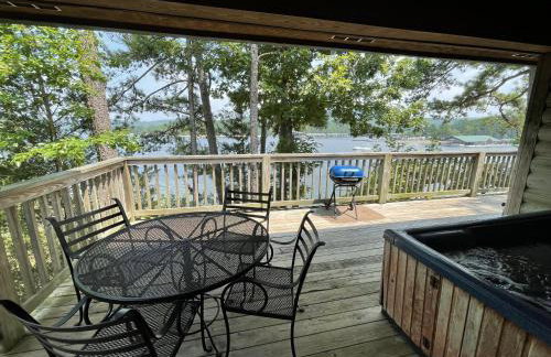 C18, Two bedroom, two bath log-sided loft Harbor North luxury loft cottage with hot tub cottage - Foto 2