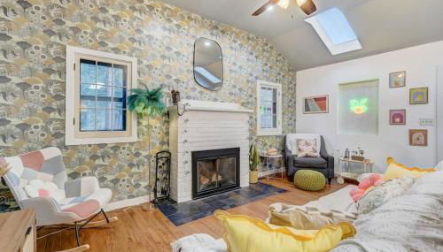 Chic chalet w/ hot tub, ping-pong, arcade bball - Foto 4