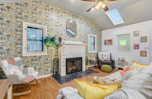 Chic chalet w/ hot tub, ping-pong, arcade bball - Foto 4