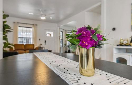 Luxury Olivewood Oasis - 13 mins to Cleveland - Foto 14