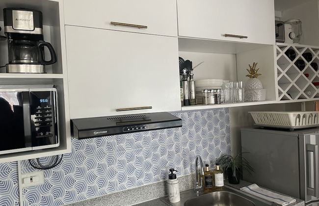 Mesavirre Bacolod | Elegantly Furnished 1BDM w/Balcony @ LOPEZ LUX. - Foto 19