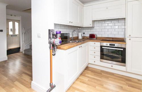 Newly Renovated Modern 3BR Home Near the River Thames - Foto 8