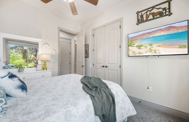 Poolside Retreat Directly Across From Pool! - Foto 8