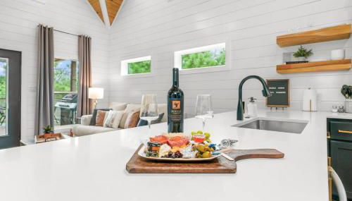 Double Arrow Cabin - Photo 2