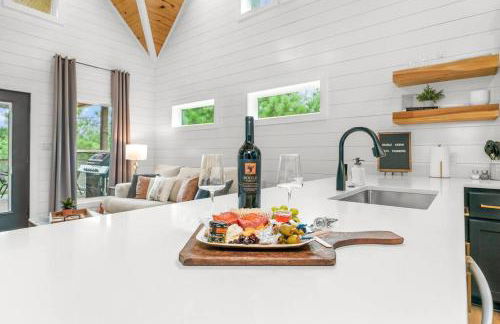 Double Arrow Cabin - Photo 2