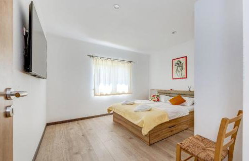 Awesome Home In Zagvozd - Photo 5