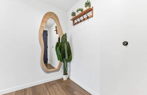 Lux 2BD Gym Rooftop Street Parking by DT UMN - Foto 13