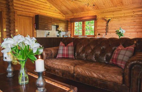 Tomatin - Luxury Two Bedroom Log Cabin with Hot Tub - Foto 10