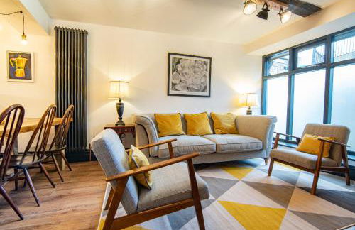 Former 16th Century Inn - In the heart of Macclesfield, gateway to the Peaks - Photo 21