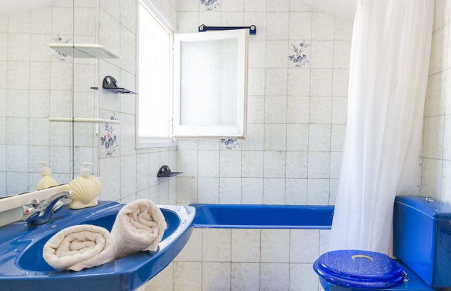 Spacious Holiday Villa With Private Swimming Pool and Various Terraces in Blanes - Photo 18