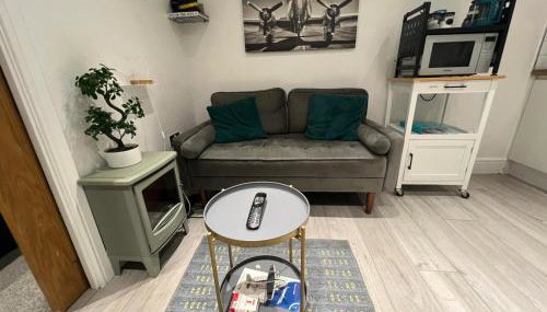 Modern Private Guest Suite Near Heathrow Free Parking & Garden - Foto 3