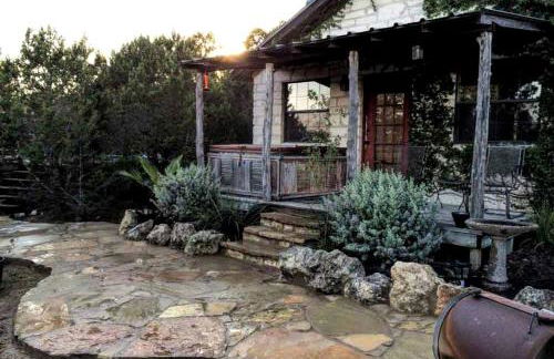 Blue Bird Cabin with Hot Tub in Texas Hill Country - Foto 7
