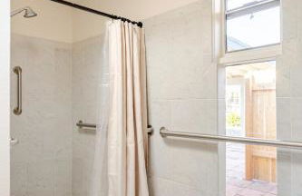 l NEW l 5BR 3BTH Large and Modern Home l Central LOC l 1 ACRE lot - Foto 44