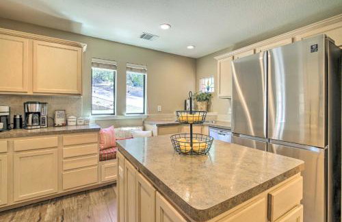 Updated Retreat with Game Room and Boat Ramp Access! - Foto 10