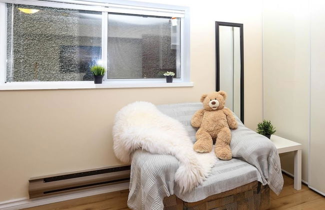 2bdr Suite UBC by Elevate Rooms - Photo 1