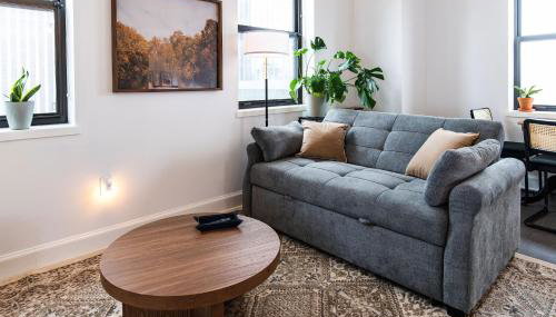 Luxury Downtown Apt with Parking, Gym, and Lap Pool - Foto 4