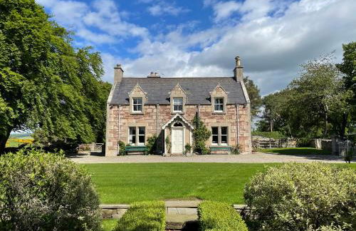 Balloan House - Photo 1