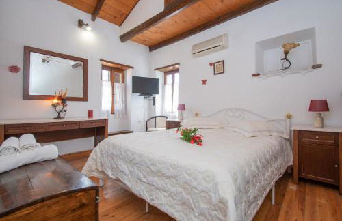 Gioia Traditional House - Photo 15