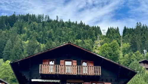 Charming, cosy chalet nestled in a breathtaking surrounding with spectacular, stunning mountain views - Photo 2