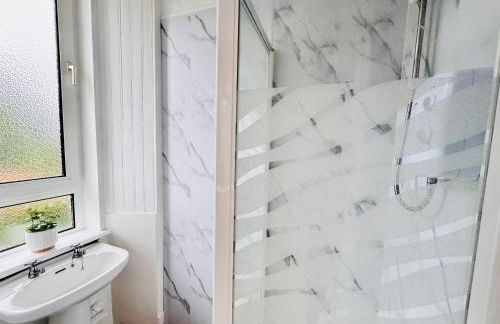 THE RESTING LION - Gourock Town Center Holiday Home Apartment - Foto 26