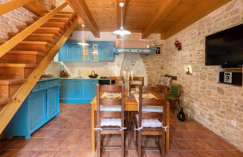 Charming Villa with Private Garden & BBQ - Foto 2