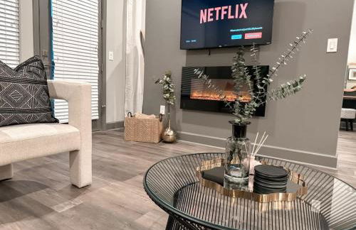 The Nichols Lux Fort Worth TX Same Day Booking - Photo 14