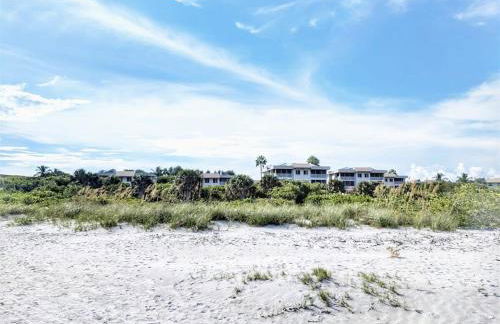 Exquisite Beachfront Residence at Shell Island Beach Club of Sanibel - Photo 16