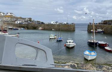 Spacious, seaside, Victorian home "Bay View Terrace", Penzance - Photo 46