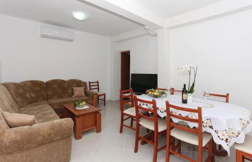 10 Bedroom Beautiful Home In Kucice - Foto 32