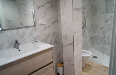 Moderno, luminoso y exterior en calle peatonal - Foto 13