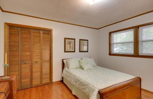 Lakefront House with Boat Ramp, Dock and Sunset Views! - Foto 13