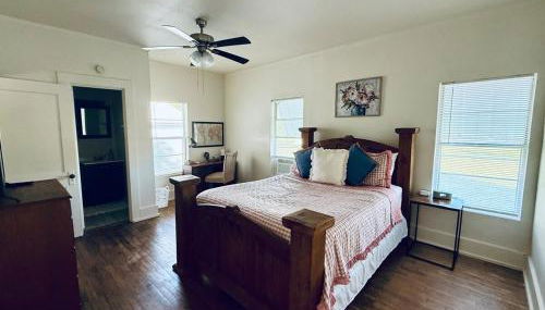 The Pit Stop - Photo 3