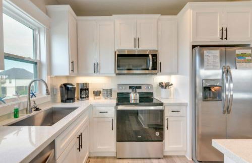 Relax Poolside, Walk to Sand! Galveston Family Gem - Foto 10