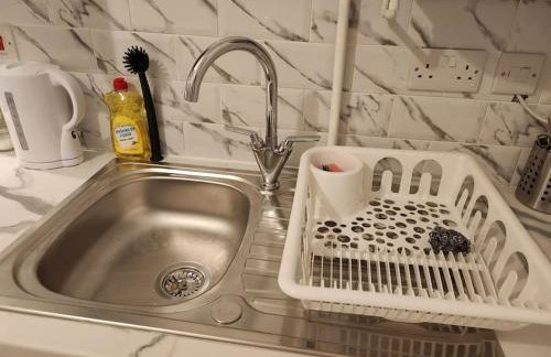 SuperValue Suite 6 - Fast WiFi, Hotel Linen, Keyless Entry, City only 10 Mins - BY PROPERTY PROMISE - Foto 4