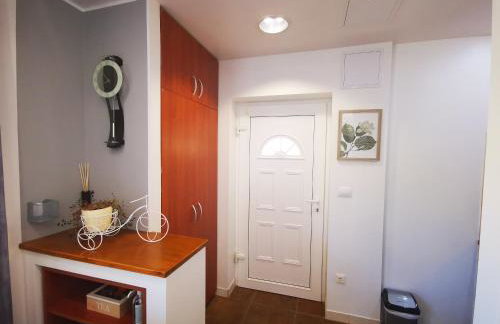 Airport Garden Apartments - Photo 3