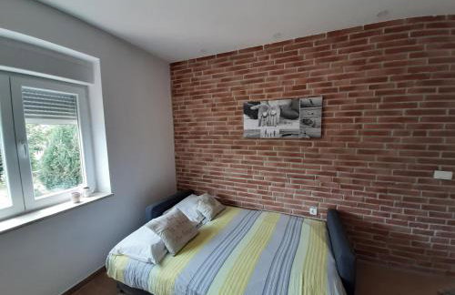 Vacation house with private pool and yard - Photo 4