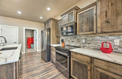 Hot Tub & Ponderosa Views! Luxe Cabin in Lakeside - Foto 7