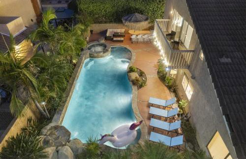 Entire Private Home with 4 Bedrooms, Pool, Hot Tub, King Bed, Garage, Available Now - Foto 23