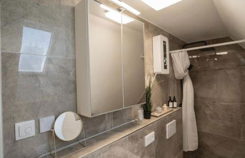 FEEL GOOD HOMES Ruhig-Klimaanlage-WLAN-Regendusche - Foto 8