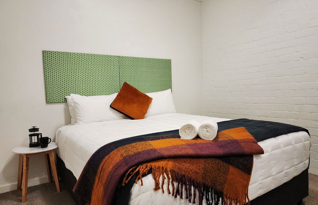 U Suites on Webb - Photo 10