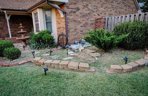 The Home Base McConnell AFB, Hot tub 3 bed 2 bath - Foto 4