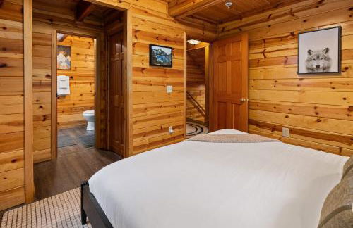 Alpine Retreat at Snoqualmie Pass- 5-Min to Slopes, Private Creek, BBQ, Fireplace, Smart TVs, Kids Games, Hi-Speed Wi-Fi - Foto 22