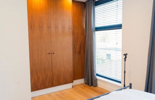 Modern Entire Unit 3BR, 3BA, balcony, 86inch TV - 15mins to city - Foto 17