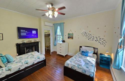 Newly Renovated Historic 6-Bedroom Manor, Where Timeless Elegance Meets Modern Luxury - Foto 66