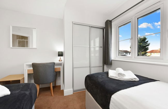 London Heathrow Living Holywell Serviced Houses - Photo 11