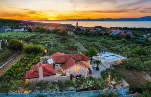 VILLA AGAPE - Three bedroom villa on 15k m2 olive grove - Incredible 360 view - Free parking - Private pool and jacuzzi - Foto 6