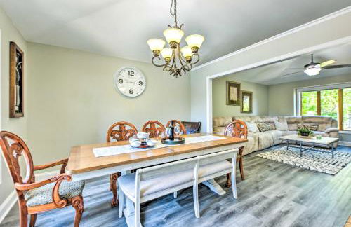 Pet-Friendly Maple Grove Gem with Private Yard! - Foto 6