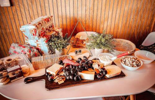 Breathtaking ViewsTwo Bedroom Cabin with Hot tub - Foto 8