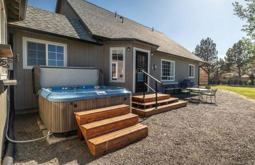 Spacious Family Home with Hot Tub - Foto 13